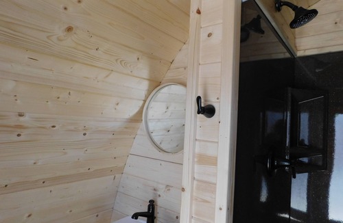 Eureka Springs Cottage | Iris Hill Glamping - " Ginny " pod 5th night FREE