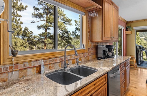 Estes Park House | Jewel on the Green by Estes Park Homes