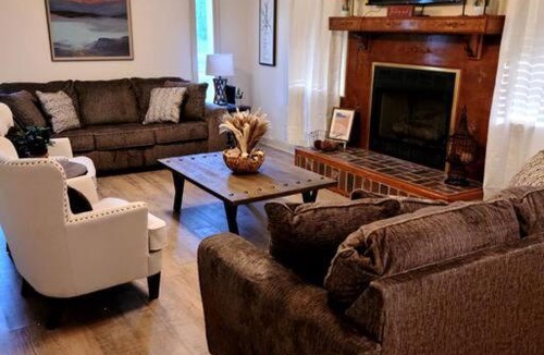 Pine Grove House | Judy House
