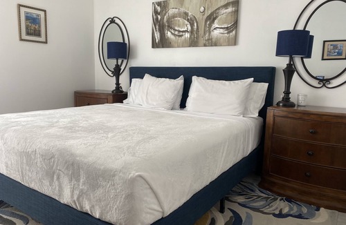 Jupiter Villa | Jupiter Bay couples singles friends getaway