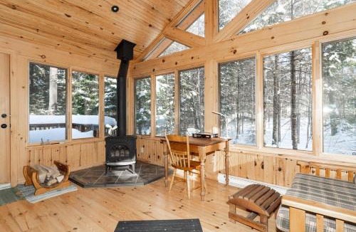 Algonquin Highlands Ski Chalet | Kawagama Shoreline