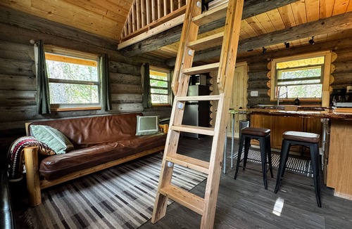 Moose Pass Cabin | Kenai Peninsula Cabin centrally located between Seward & Cooper Landing.