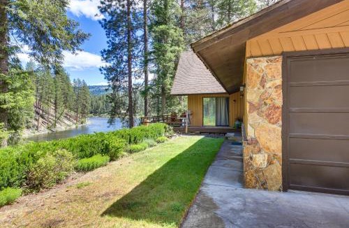 Kettle Falls Apartment | Kettle River Retreat w/Grill + Outdoor Shower