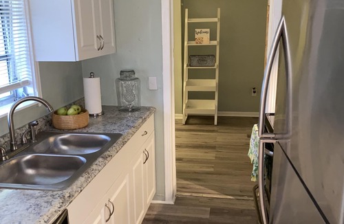 Lake Worth Corridor House | Key West House ! Patio Grill Firepit Fenced Backyard Driveway Biz Ready Lg Group