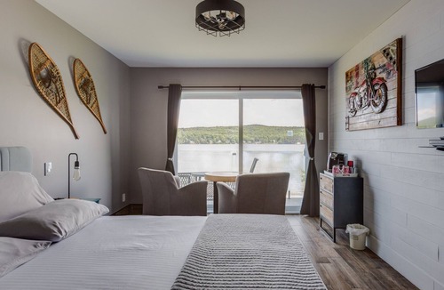 Coaticook House | King Room.
