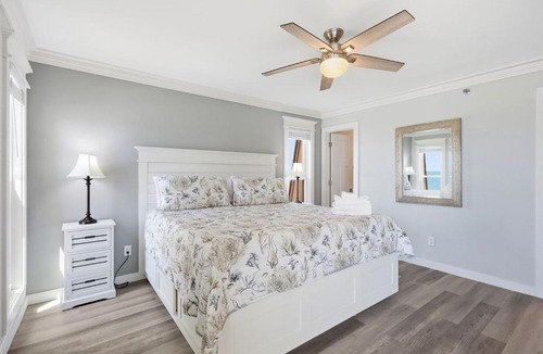 Sneads Ferry Apartment | Kingfisher Oceanfront Condo w Pool & Elevator