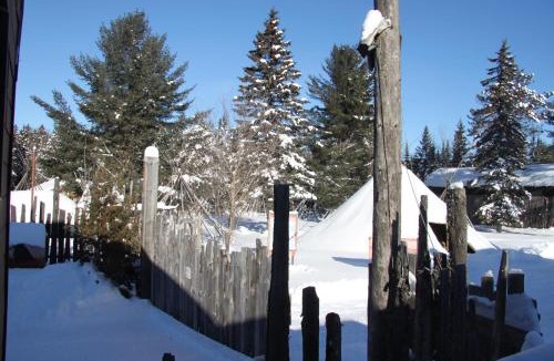 Saint-Mathieu-du-Parc Hotel | L'Auberge Refuge du Trappeur
