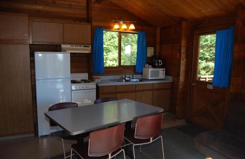 La Conner Resort | La Conner Camping Resort Deluxe Cabin 5