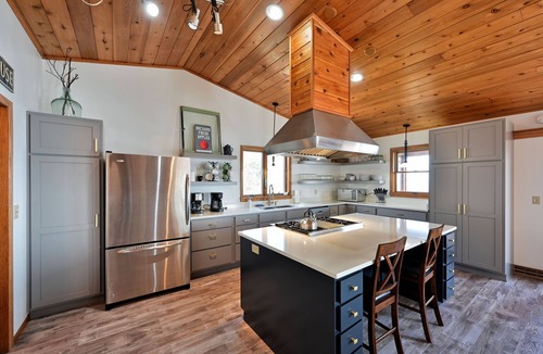 Herbster House | Labor Day Weekend Open! Lake Superior Direct!