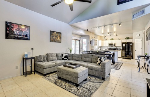 Paradise Valley Village House | Labor Day Weekend Special: Flexible Check-In/Out!