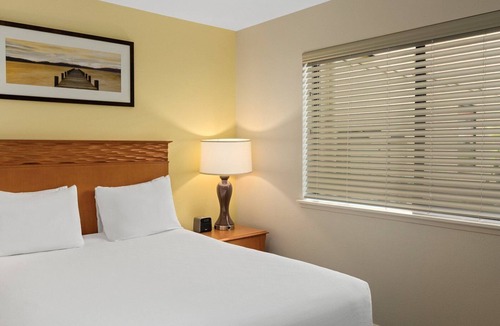 Chelan Resort | Lake Chelan | Family Lake Escape | Pool + Lake | 2BR