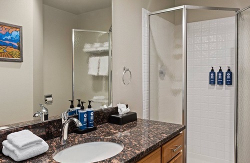 Chelan Resort | Lake Chelan | Family Lake Escape | Pool + Lake | 2BR