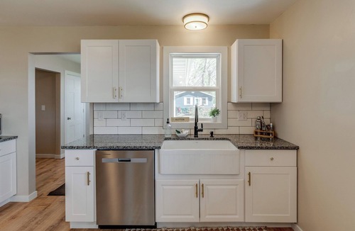 Garrison House | Lake Life HQ on Mille Lacs Dock Access, Bunk Room + Ping Pong Sleeps 10