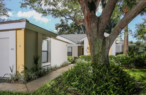 Myrtle Trace Villa | Lakefront, Golfing, Community Pool, Happy Trails