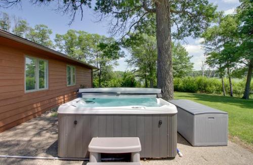 Brainerd House | Lakefront Home on 17 Acres: 9 Mi to Dtwn Brainerd!
