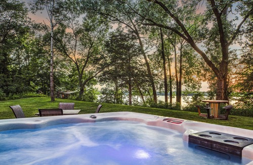 Sauk Centre House | Lakefront Hot Tub - Cabin w/Views, Fire Pit, Dock, Kayaks & Pontoon!