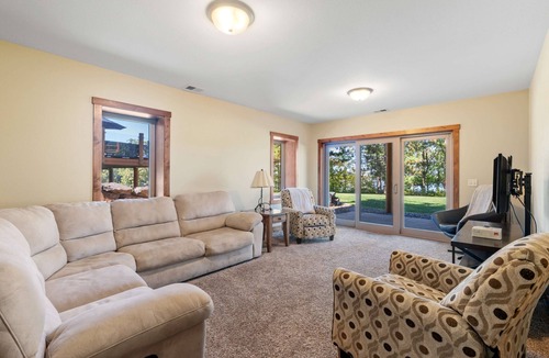 McGregor House | Lakefront Lodge - spacious-luxurious