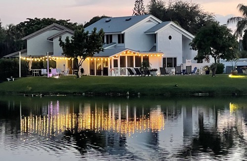 Davie House | LakeFront - Near Hard Rock Casino w private pool
