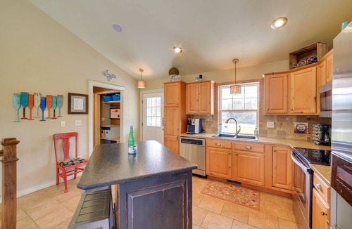 Ingalls Cottage | Lakefront Stephenson Retreat: Lake Access & Kayaks