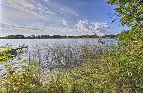 Stevens Point House | Lakefront Stevens Point Cabin, 1 Mi to Trails!
