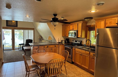 Long Prairie Cabin | Lakeshore Cabin , Great Fishing, Tubing, and Skiing