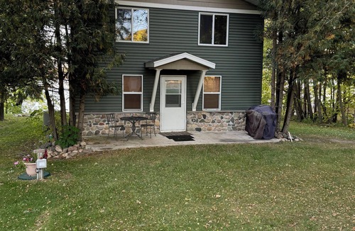 Long Prairie Cabin | Lakeshore Cabin , Great Fishing, Tubing, and Skiing