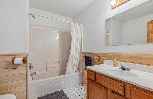 Park Rapids House | Lakeside Condo #18 4BR 4BA Timberlane Resort