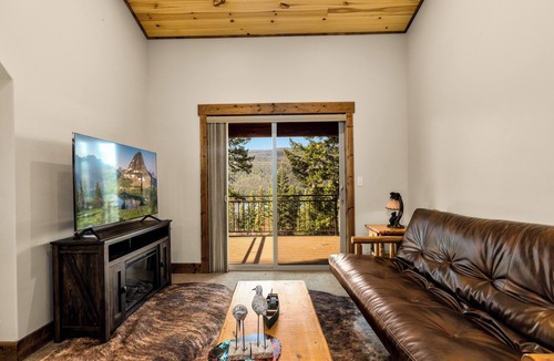 Bigfork House | Lakeview Cabin, Lake and Mountain views