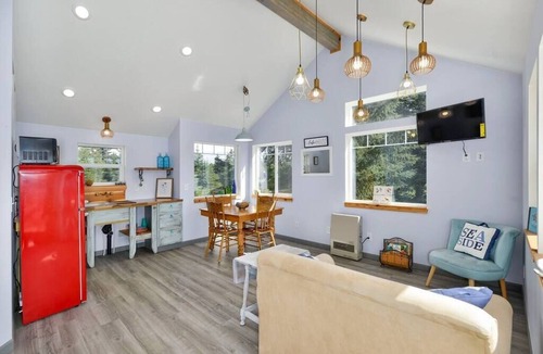 Anchor Point House | Lakeview Cottage-Fireweeds Meadow Vacation Rental