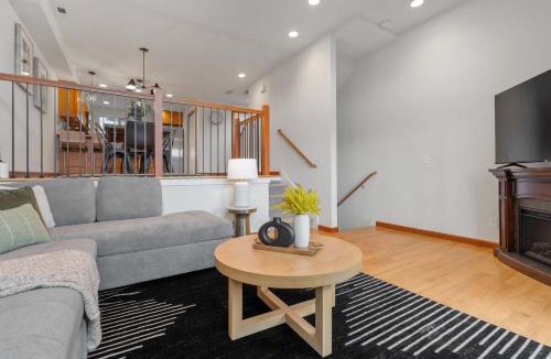 North Queen Anne House | LakeView Queen Anne 3BR Townhome