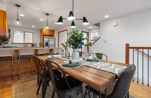 North Queen Anne Condo | LakeView Queen Anne 3BR Townhome w Portable AC