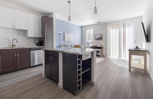 City Park Apartment | Landing | Amazing 1BD, Yoga Studio