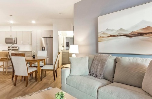 Northgate Apartment | Landing | Chic 2BD, Gym, Pool