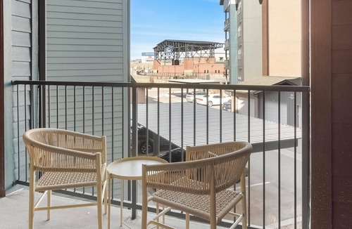 Northgate Apartment | Landing | Chic 2BD, Gym, Pool