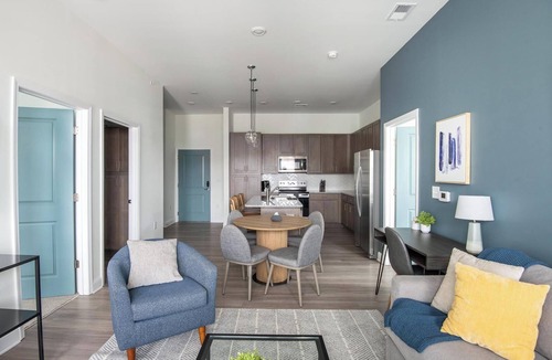 Wilmington Apartment | Landing | Chic 2BD, Pool, Gym