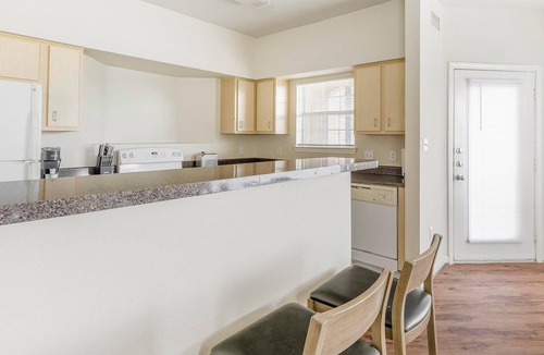 Southbelt/Ellington Apartment | Landing | Incredible 2BD, Pool, Game Room