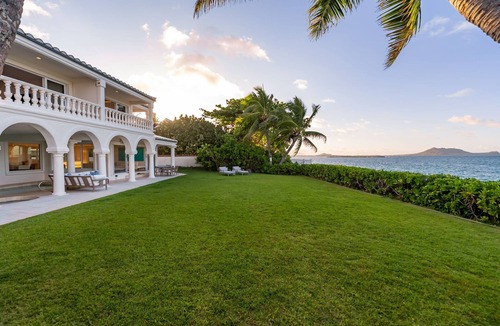 Lanikai House | Lanikai Luxury 5 Bedroom Beachfront Estate - ask for AUGUST CHECK-IN DISCOUNT!