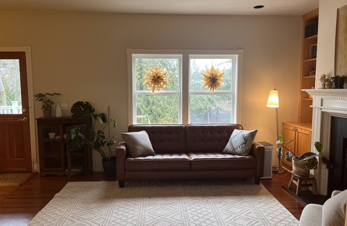 Enumclaw House | Large, elegant home!