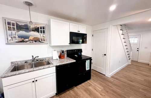 Dover-Foxcroft Apartment | Ledge|Downtown Apartment