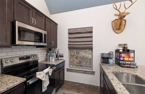 Branson Cabin | Ledgerock Cabin – Elegant 3BR Retreat in Tall Timbers Resort