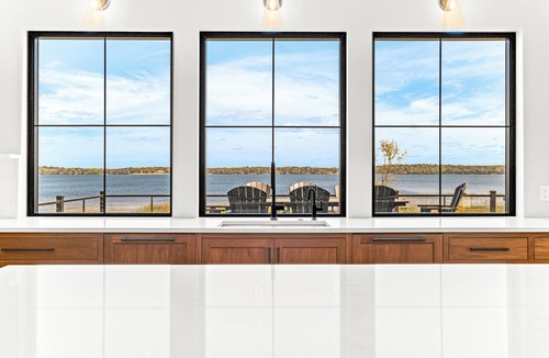 Alexandria House | Level Lakefront ' Fire Pit ' Hot Tub ' Game Room ' Kayaks