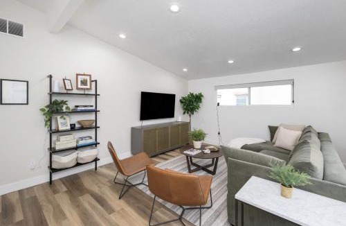 Ogden Apartment | Light-Filled Modern Flat Near 25th Street Fun