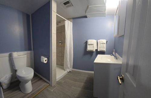 Wichita House | Lights on Watson II in awesome Wichita with cool AC and comfort for work/leisure