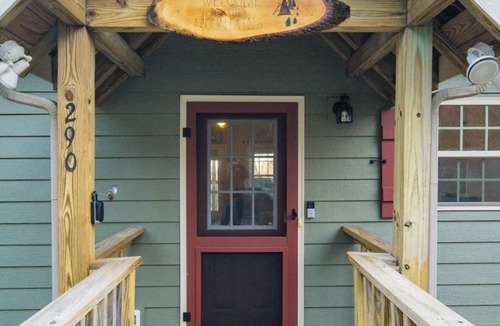 Seven Devils Cottage | Location! Charming mountain retreat at 4000' elevation with stunning views.