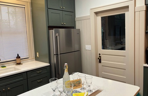 Holland Historic District House | Location, Location, Location! Holland Historic District Charmer!