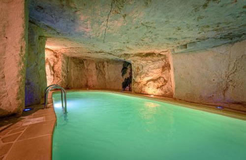 Turquant Hotel | Logis Hotel Demeure de la Vignole et Spa