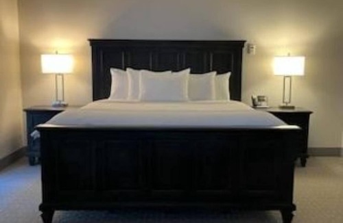 Lone Tree Hotel | Lone Tree Golf Club And Hotel