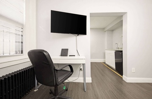 Bay Village Apartment | Lower Level Studio, Stay Tonight!