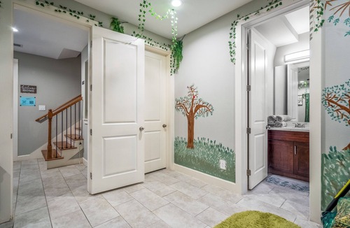 Riverside Terrace House | Lrge Grp House & 6 Bds & Game R & NRG & Med Center