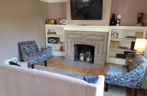 Fairmount Park House | Luna Lower - Friendly West Seattle Location